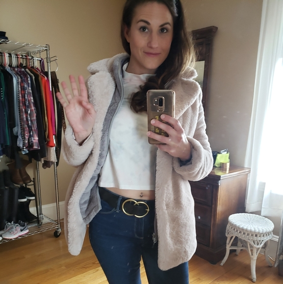 πββοΈ π₯ Prices! Meet Your Posher, Erin - Picture 3 of 5